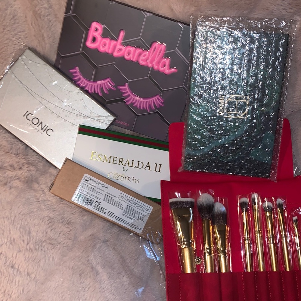 Makeup bundle
